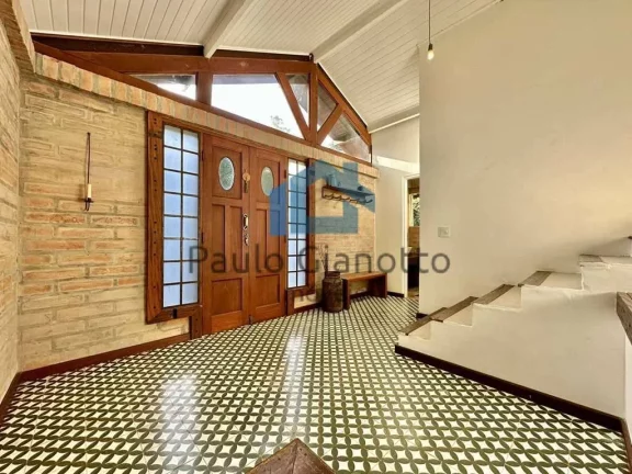 Imagem Casa charmosa com gourmet, spa e sauna em Cotia