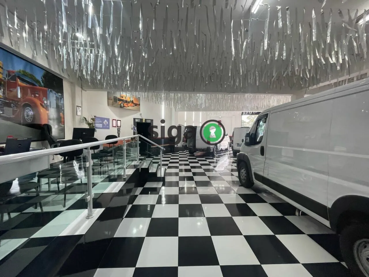 Imagem Galpão/Depósito/Armazém e 4 banheiros à Venda, 830 m²