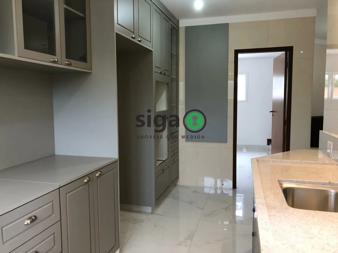 Imagem Casa Reformada à Venda ? 300m², Terreno Amplo, Acabamento de Alto Padrão e Localização Privilegiada