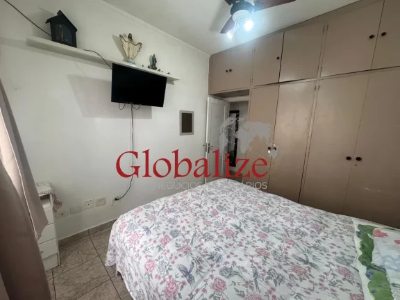 Imagem Apartamento à venda com 77m², 2 quartos, 2 banheiros, varanda frente mar por R$555.000,00 na Aparecida em Santos