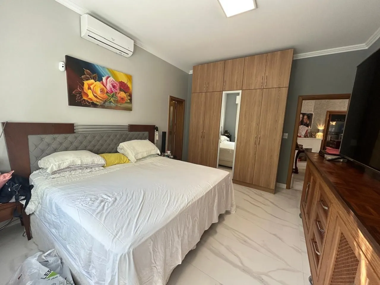 Imagem Casa 8 dormitórios, 5 banheiros e 6 vagas no Bairro São João Porto Alegre