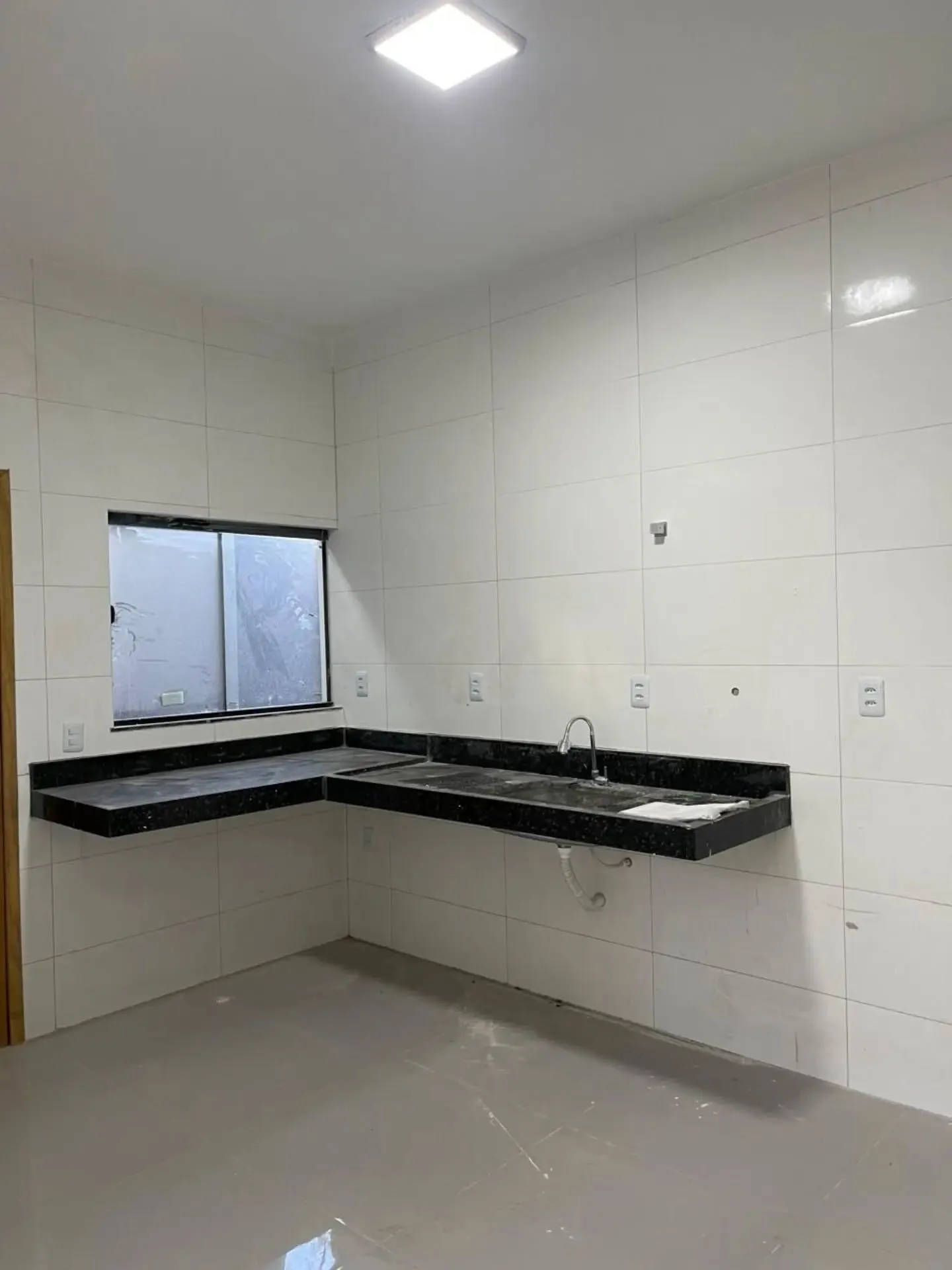 Imagem Casa 2/4 C Suite + Area Gormet No Jardim Miramar