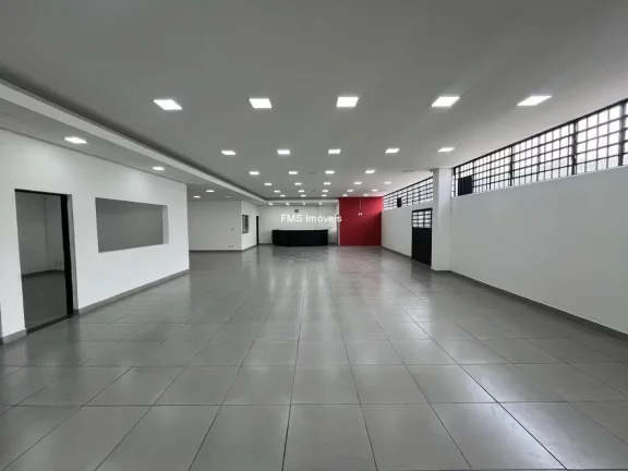 Imagem Galpão Comercial Para Locação na Vila Leopoldina, São Paulo-SP: 660m², 14 Vagas de Garagem!
