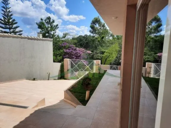 Imagem Linda Casa à venda em condomínio fechado localizada em Atibaia -SP