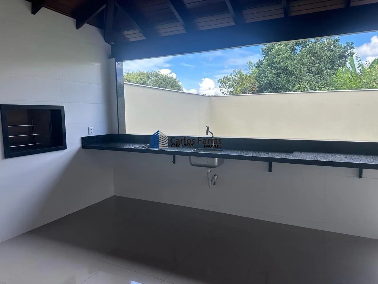 Imagem Casa em Condomínio para Venda em Brasília, Setor Habitacional Tororó (Jardim Botânico), 3 dormitórios, 1 suíte, 3 banheiros, 4 vagas