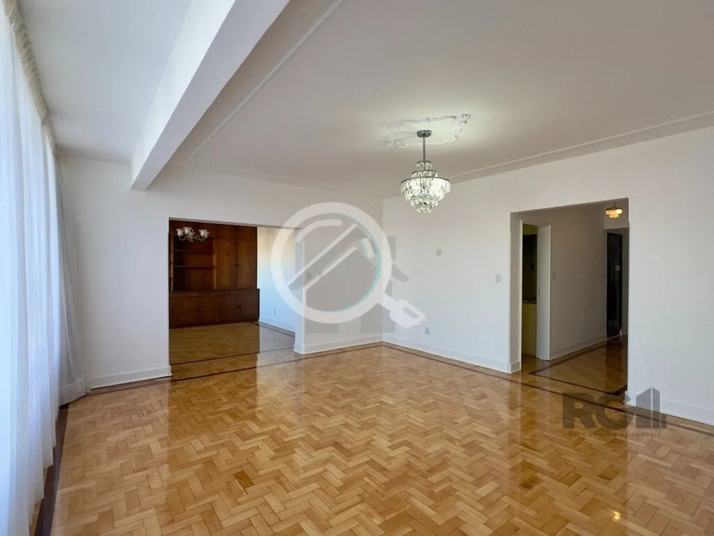 Imagem Apartamento de 170m², totalmente reformado, 3 dormitórios, sendo 1 suíte com sacada, sala de esta...