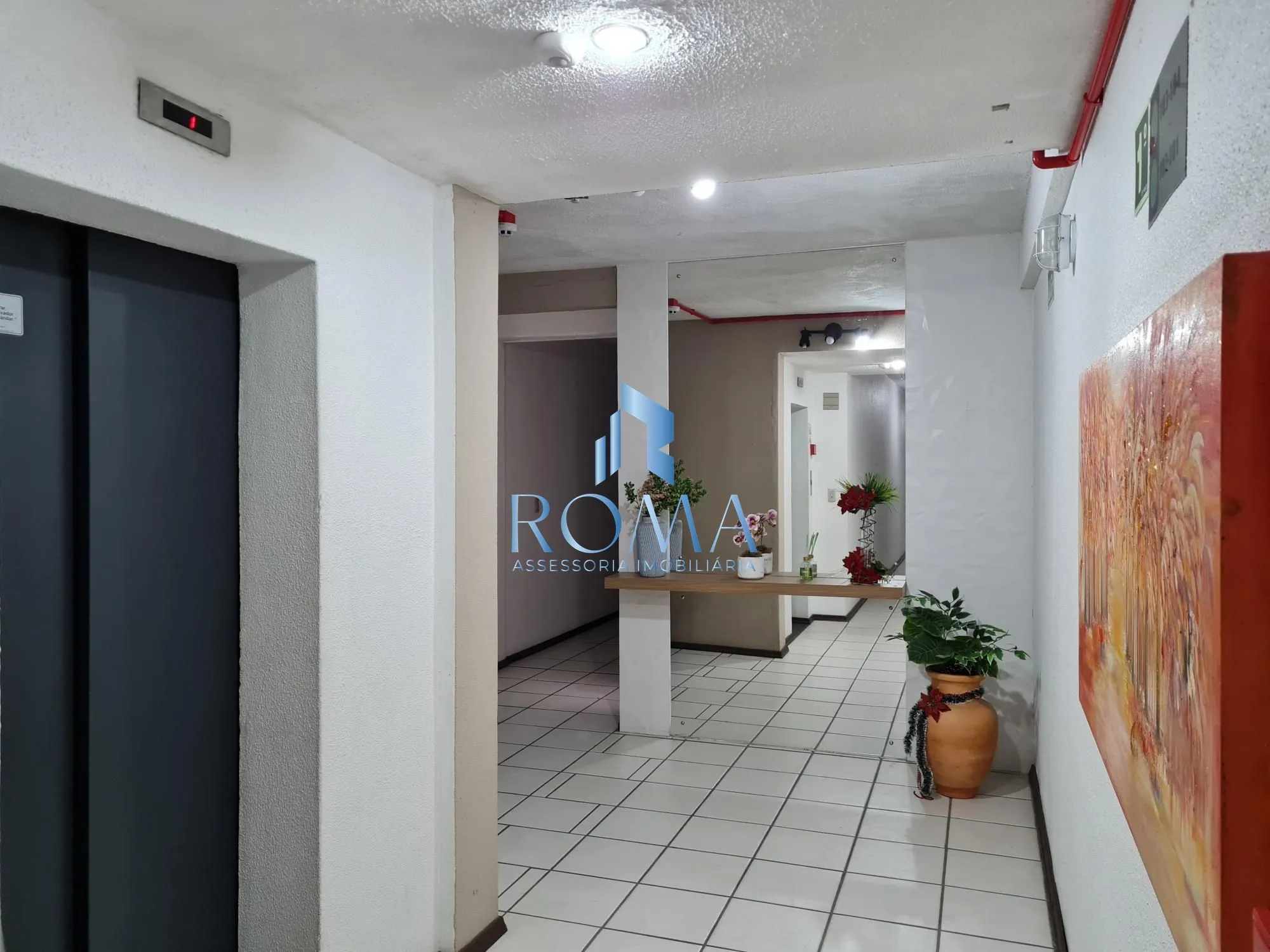 Imagem Apartamento Semimobiliado com 3 Quartos à Venda em Santa Maria