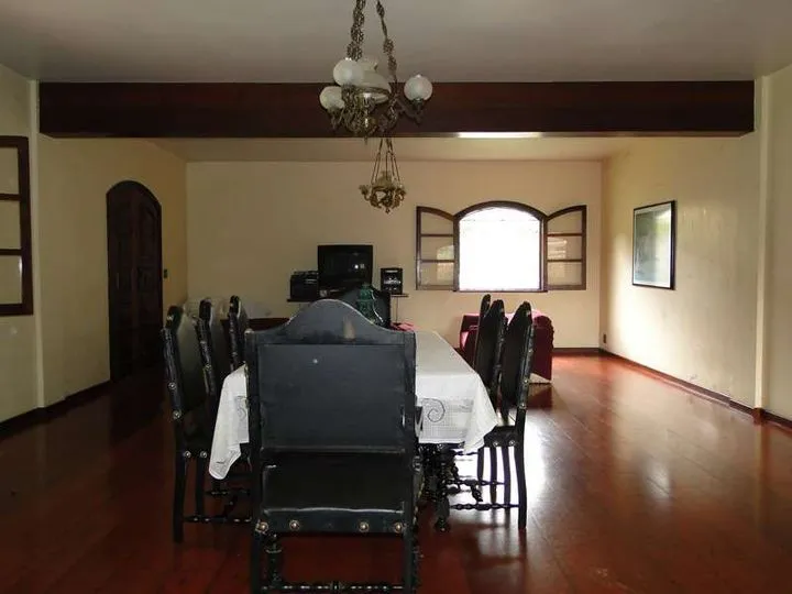 Imagem Casa com 5 Quartos à Venda, 500 m² em Várzea - Teresópolis