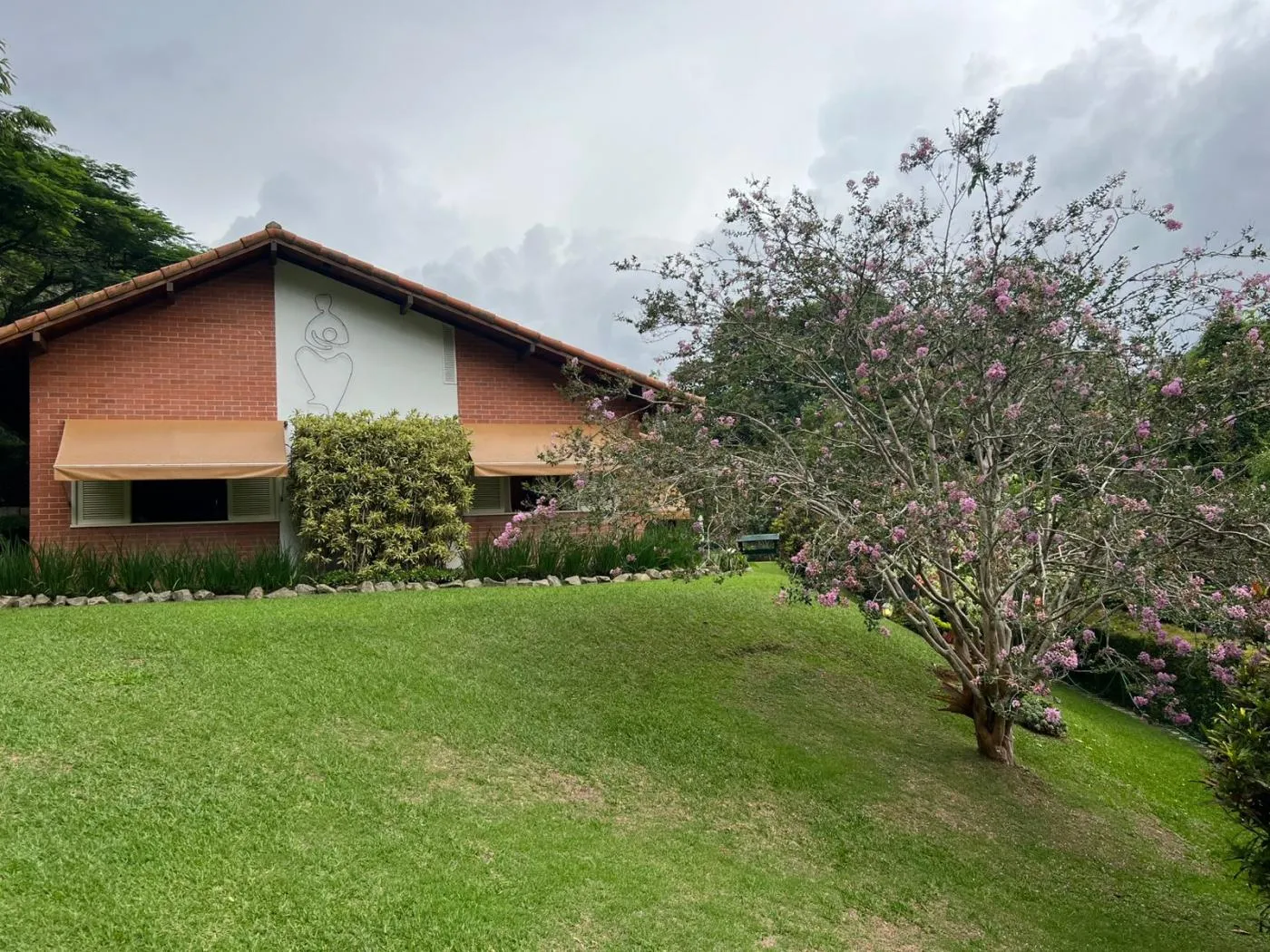 Imagem Casa em Condomínio para Venda em Petrópolis / RJ no bairro Nogueira