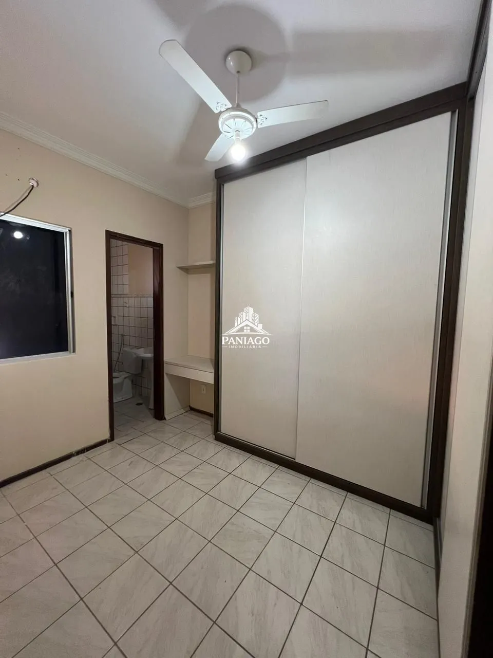 Imagem Locação/Venda casa em condomínio c/3 quartos (1 suíte), Bairro Areão, Cuiabá-MT