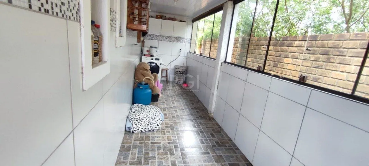 Imagem Casa com Piscina no bairro Lami