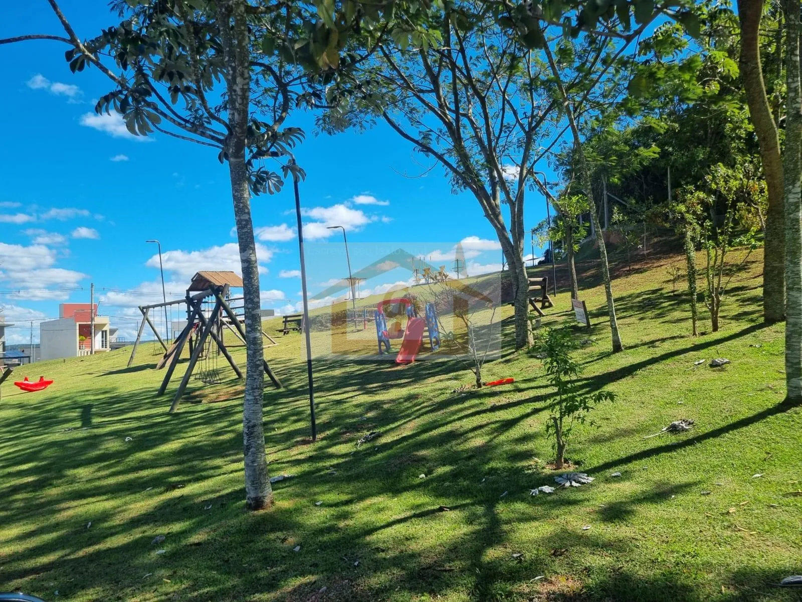 Imagem Vida Tranquila, Praticidade! Terreno com 202 metros!