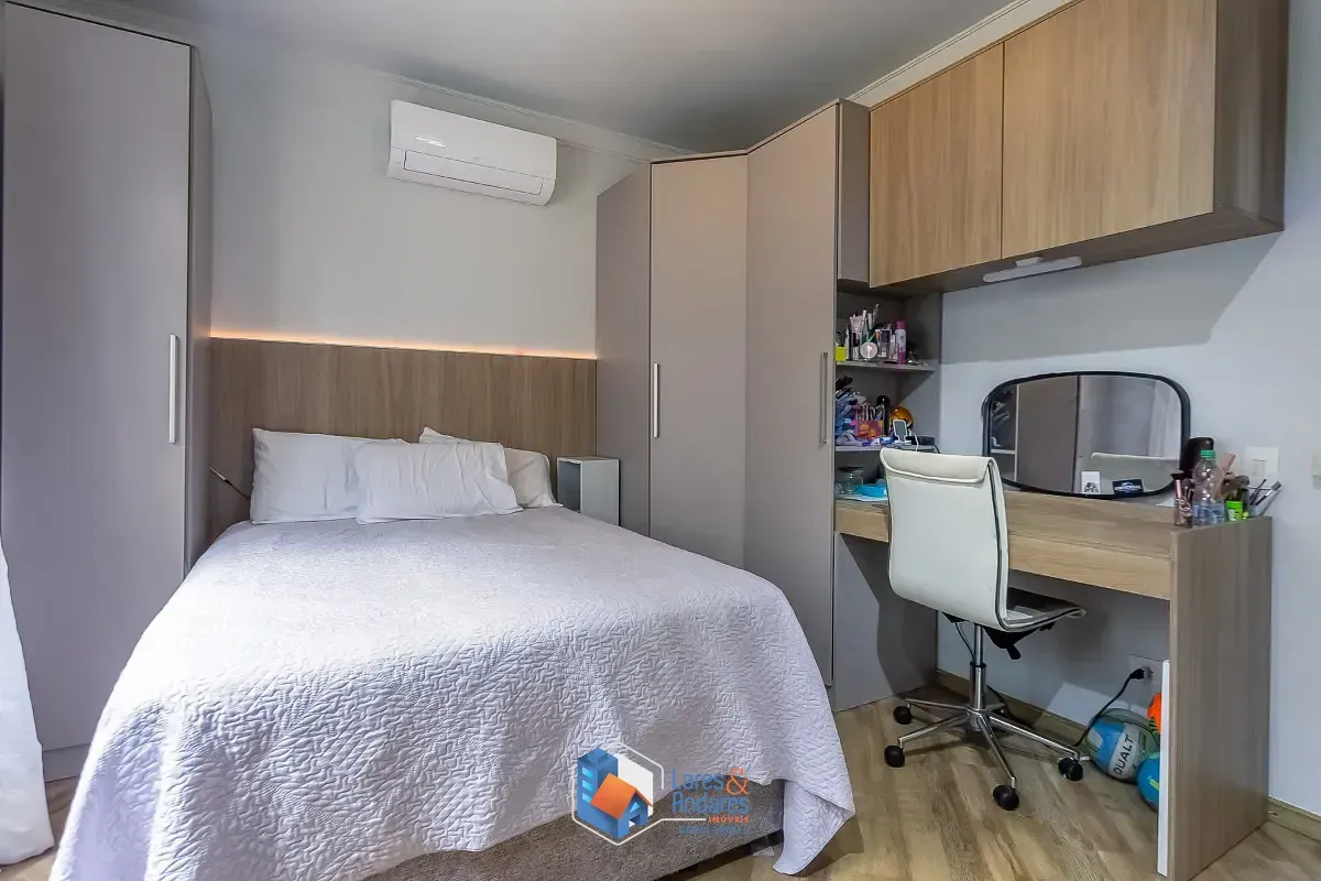 Imagem Sobrado para venda em Vila Império com 3 quartos, sendo 1 suíte, 219m²