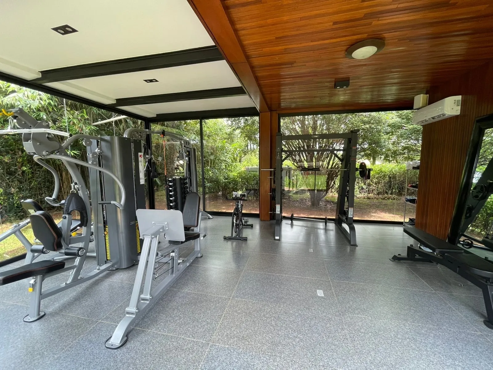 Imagem Casa à venda na Fazenda Boa Vista, Villa 620, com 4 suítes, 790 m², terreno de 2.600 m² e projeto de Marcio Kogan