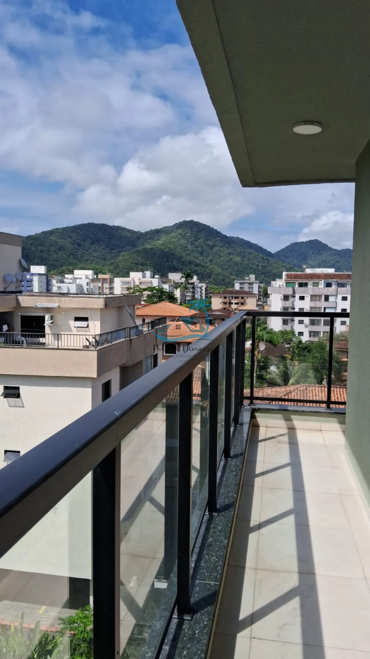 Imagem Excelente apartamento novo a venda à 250 metros da orla de Itaguá em Ubatuba.