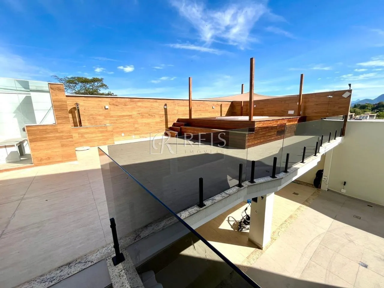 Imagem Casa para Venda em Rio das Ostras, Novo Rio Das Ostras, 5 dormitórios, 3 suítes, 5 banheiros, 4 vagas