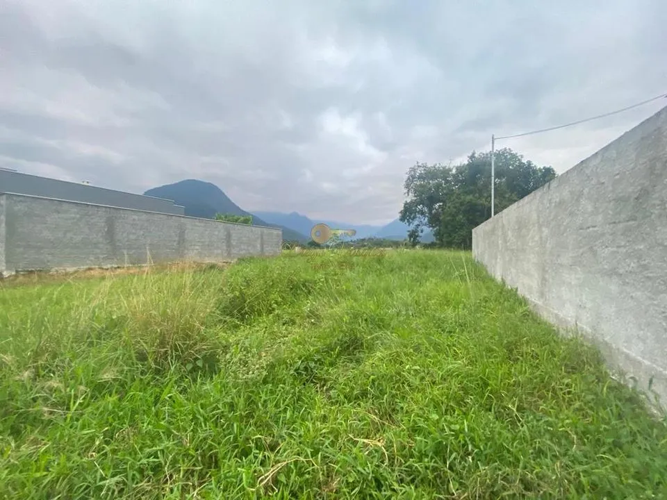 Terreno para Venda em Guapimirim / RJ em Rua Dona Jurema