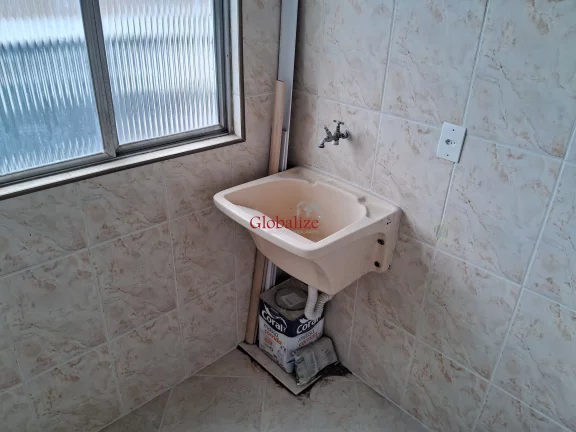 Imagem Lindo apartamento bem espaçoso em Santos na melhor localização do bairro do Estuário com 2 dormitórios e todo reformado à venda por R$ 375.000,00
