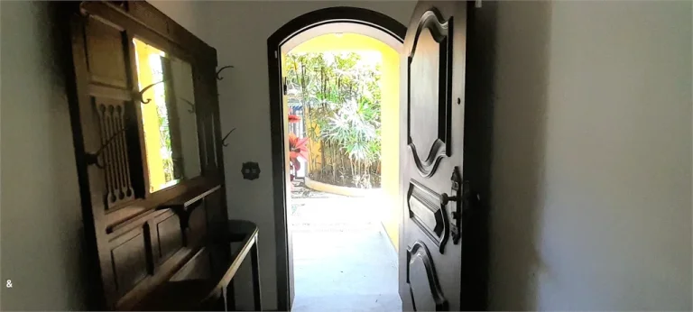 Imagem Sobrado à venda com 4 quartos, sendo 4 suítes, em Real Parque, São Paulo - SP