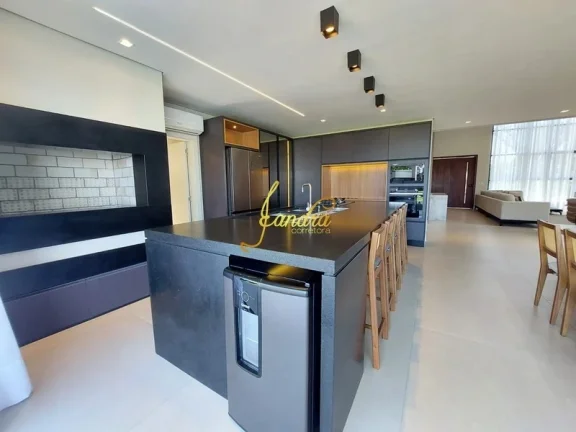 Imagem Sobrado beira de lago com 05 suítes piscina mobiliado e decorado