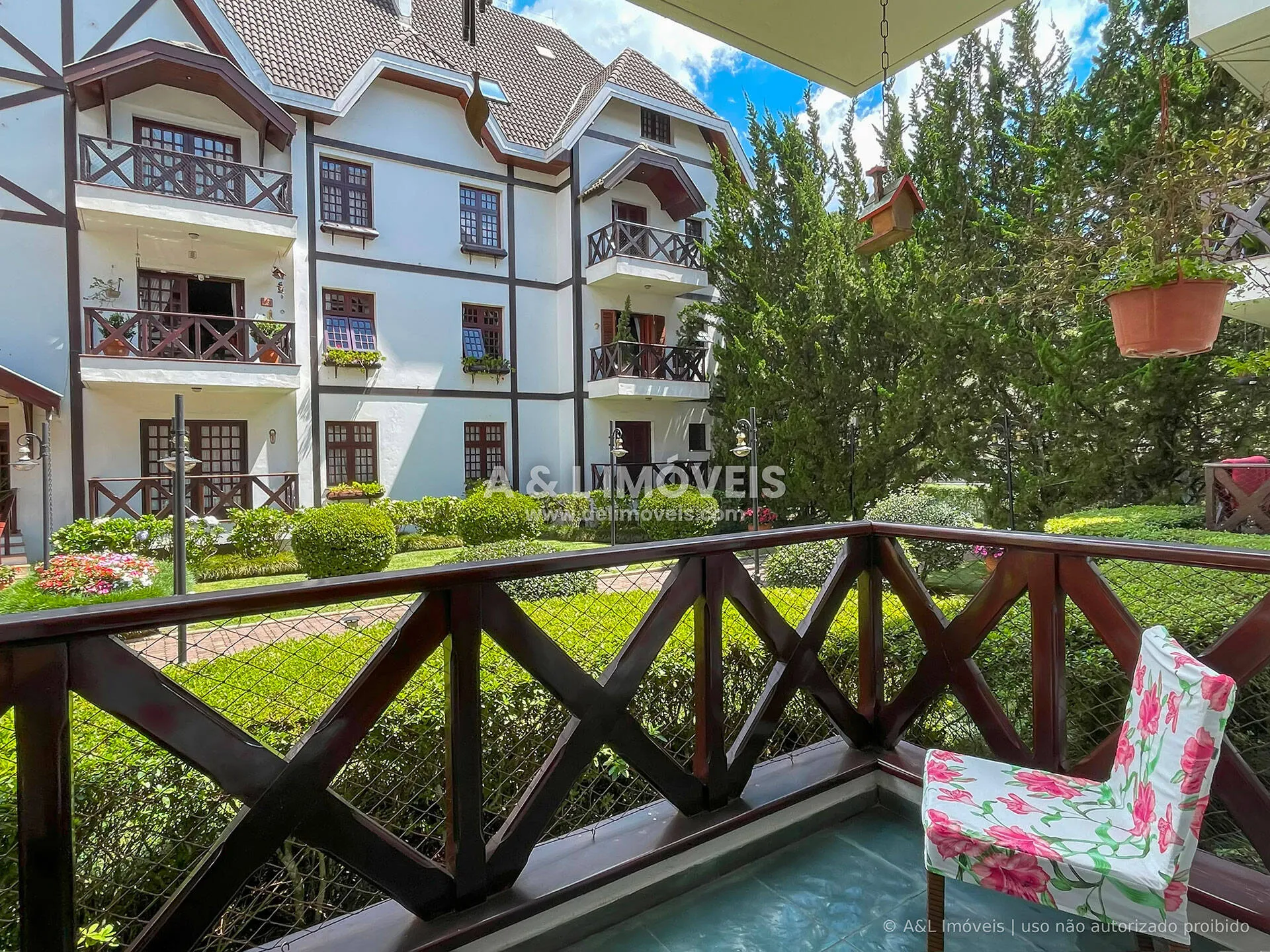 Imagem Apartamento à Venda no Capivari - 4 Dormitórios, SPA e 400 m da Praça