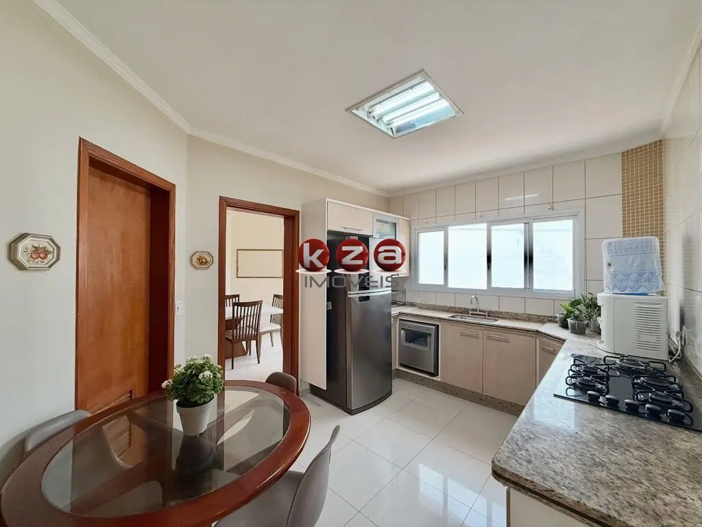 Imagem Casa em Condomínio à Venda em Valinhos-SP, Condomínio Vivenda das Cerejeiras, 3 quartos, 1 suíte, 2 salas, 4 banheiros, 4 vagas, 238m².