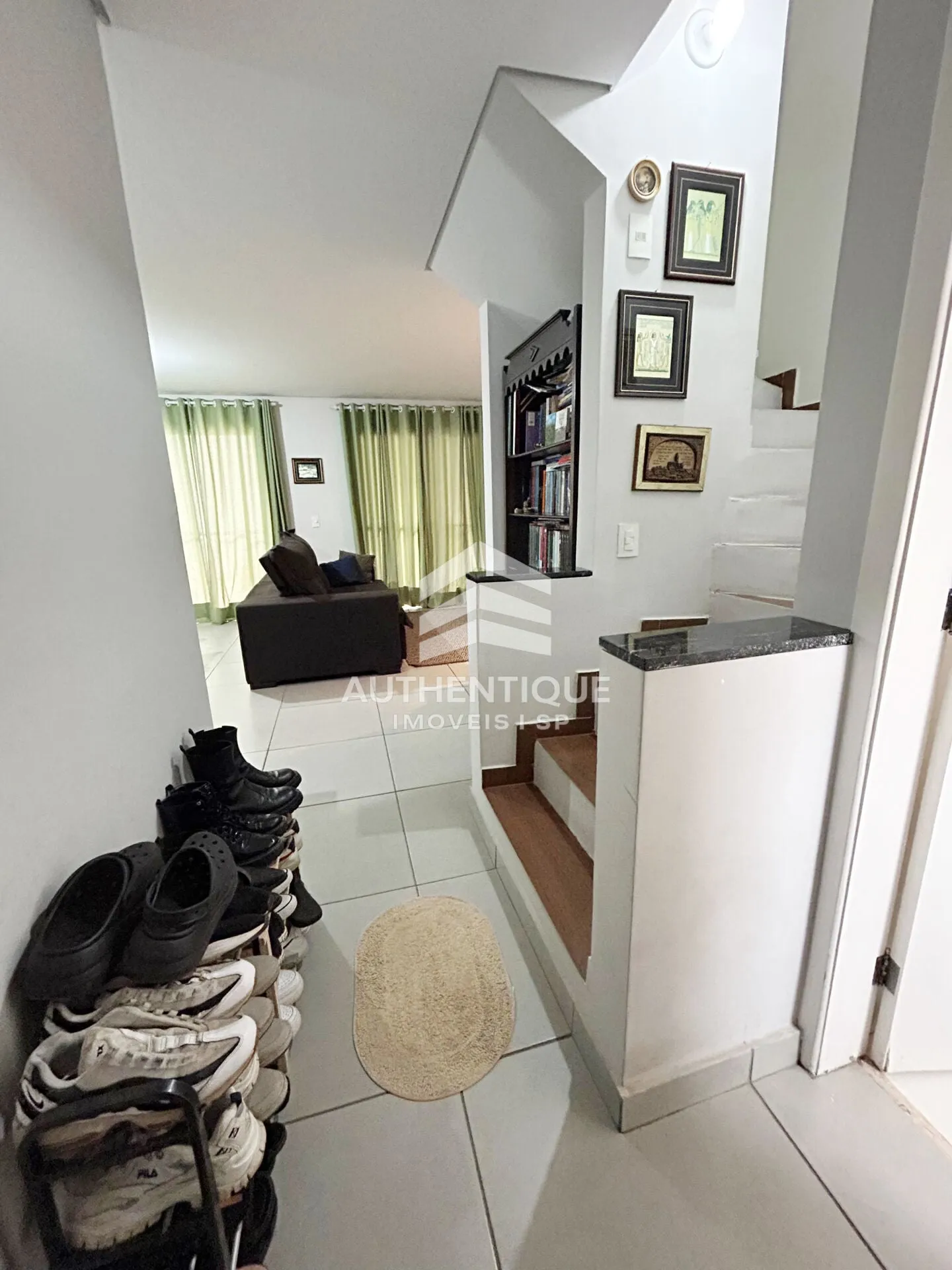 Imagem Casa Sobrado em Granja Viana à Venda, Cotia/SP