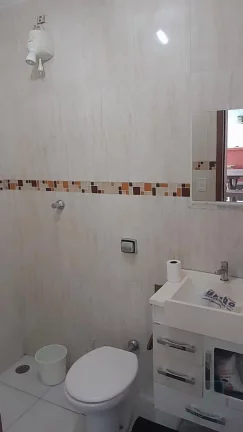 Imagem Sobrado c/ 4 dormitórios, seno 1 suíte, à Venda, 244,78 m²