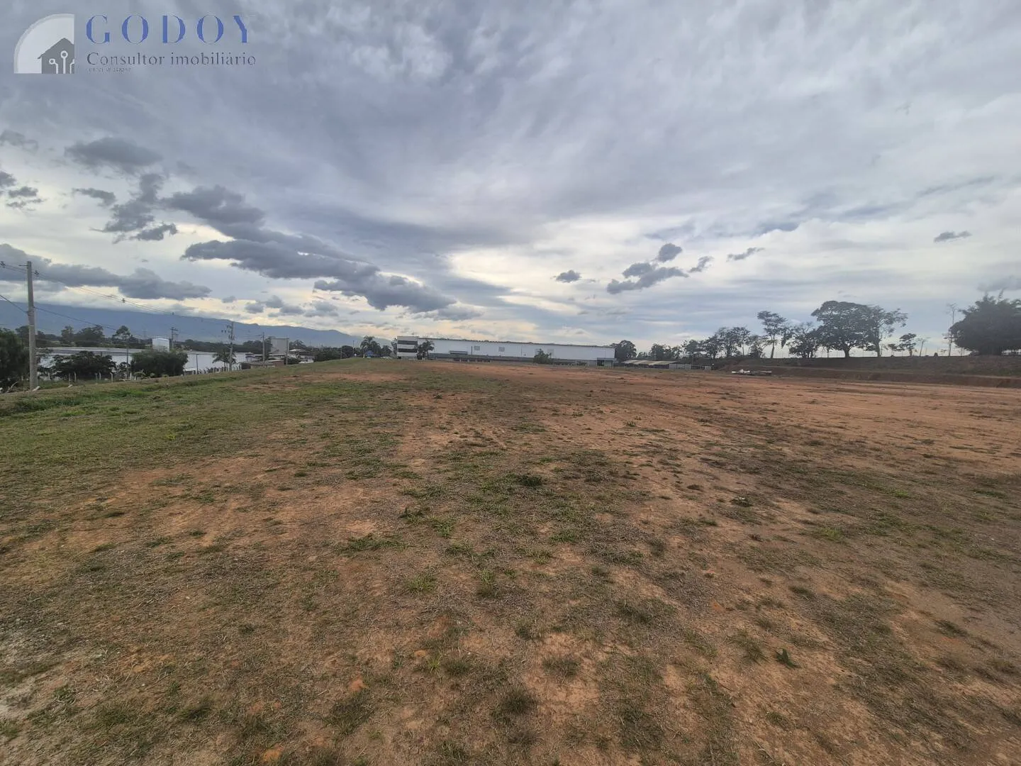 Imagem Oportunidade Única - Terreno Industrial na Entrada de Pindamonhangaba/SP