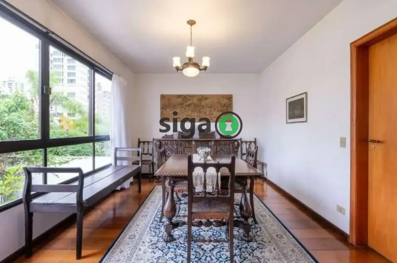 Imagem Casa Alto Padrão no Real Parque de 4 Quartos com 8 Vagas - 450m² à Venda.