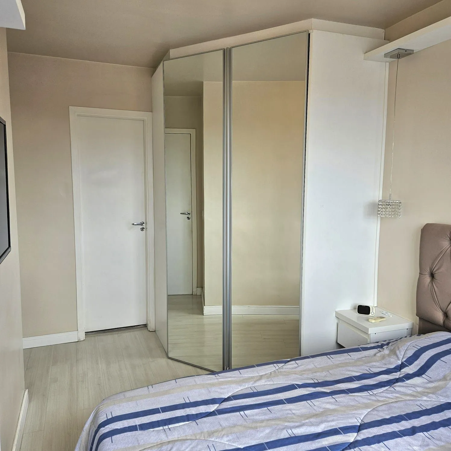 Imagem apartamento de 02 dormitórios com sacada e garagem