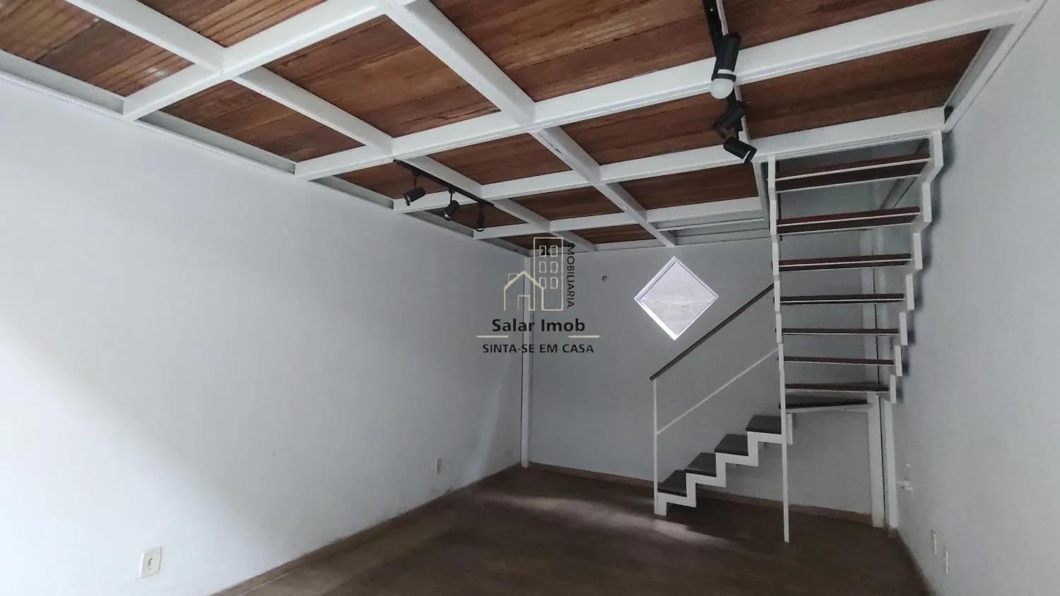 Imagem SALA COMERCIAL l SHOPPING | CENTRO | PENEDO RJ