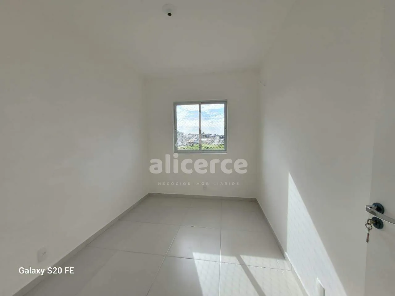 Imagem Apartamento á venda com 02 Dormitórios em Areias - São José -SC.