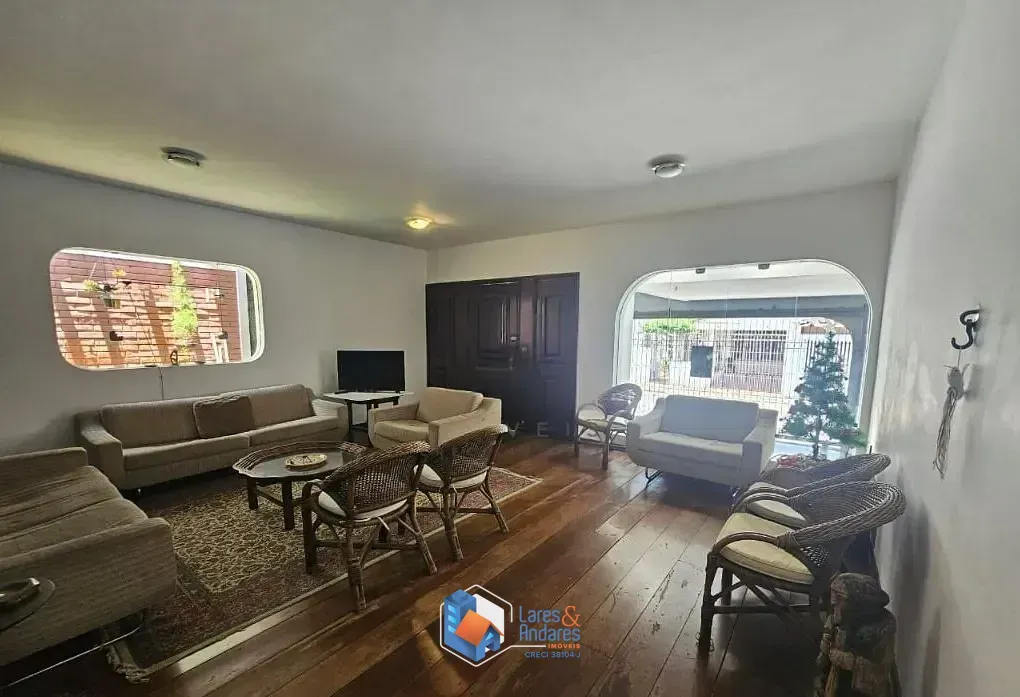 Imagem Casa para venda em Parque Continental com 4 quartos, sendo 3 suítes, 248m²