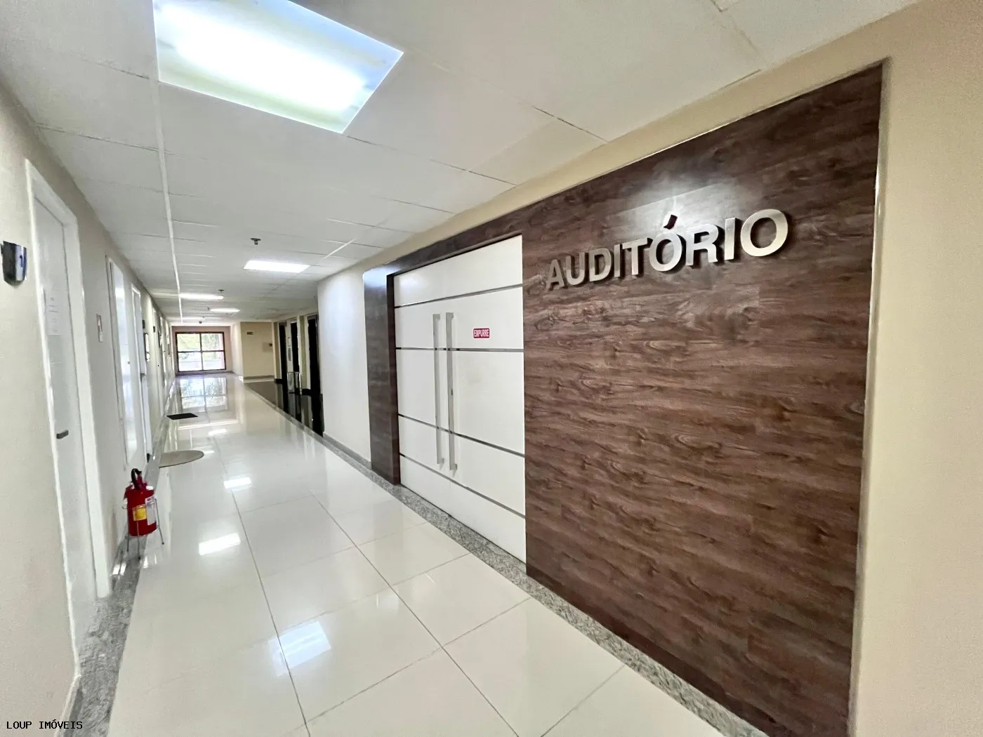 Imagem Comercial para Venda em Fortaleza, Pici, 1 banheiro, 1 vaga
