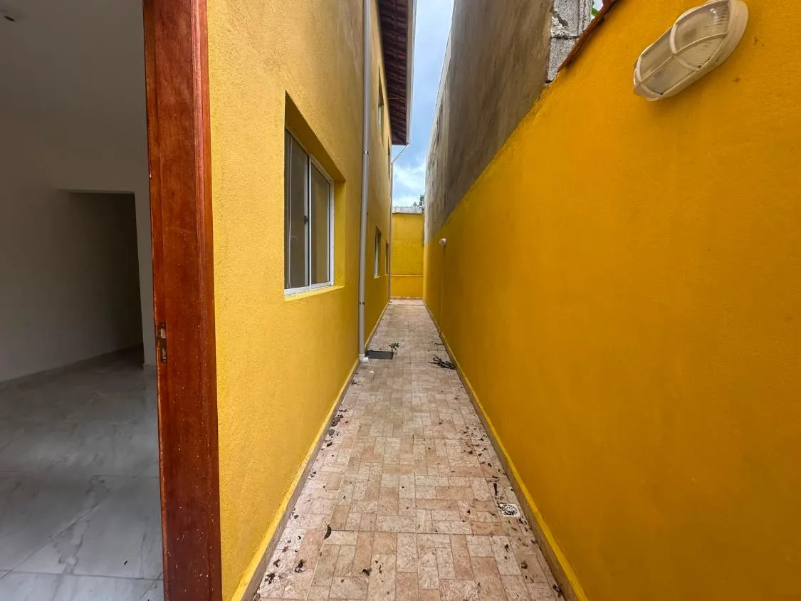 Imagem CASA NOVA SOBREPOSTA A VENDA LADO PISTA NO NOVA ITANHAEM FINANCIAMENTO BANCARIO