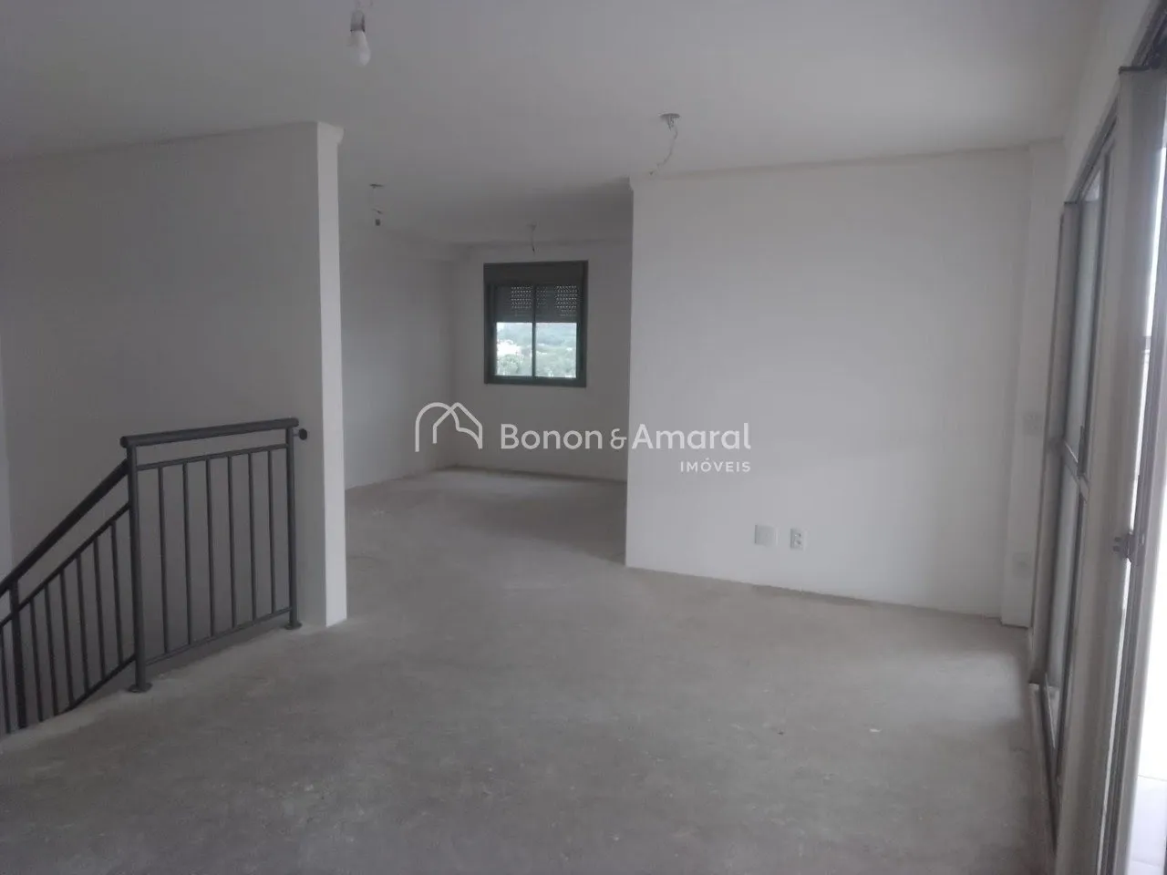 Imagem Duplex de Alto Padrão à Venda com 3 Suítes e 4 Vagas - 236,47 m²