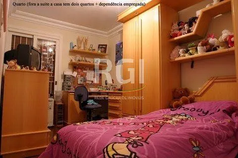 Imagem Casa para Venda - 485m², 3 dormitórios, sendo 1 suites, 4 vagas - Teresópolis