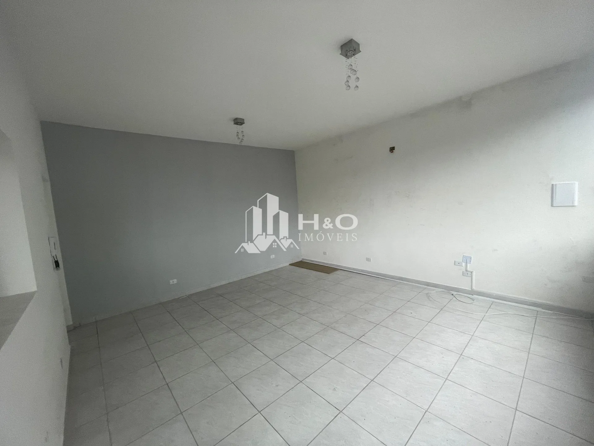 Imagem Salas Comercial Locação na Av. dos Latinos - 24m² | Região Comercial Ampla !