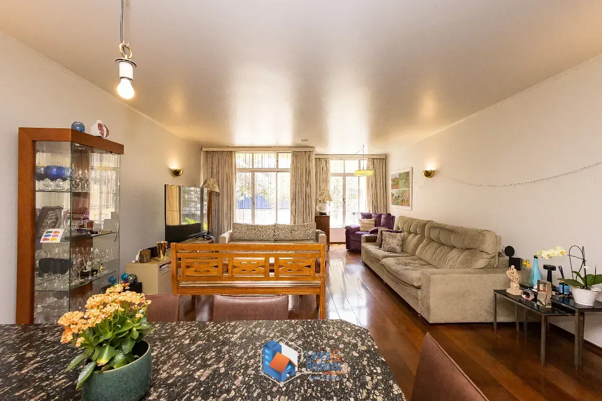 Imagem Casa para venda em Vila Madalena com 5 quartos, sendo 2 suítes, 256m²