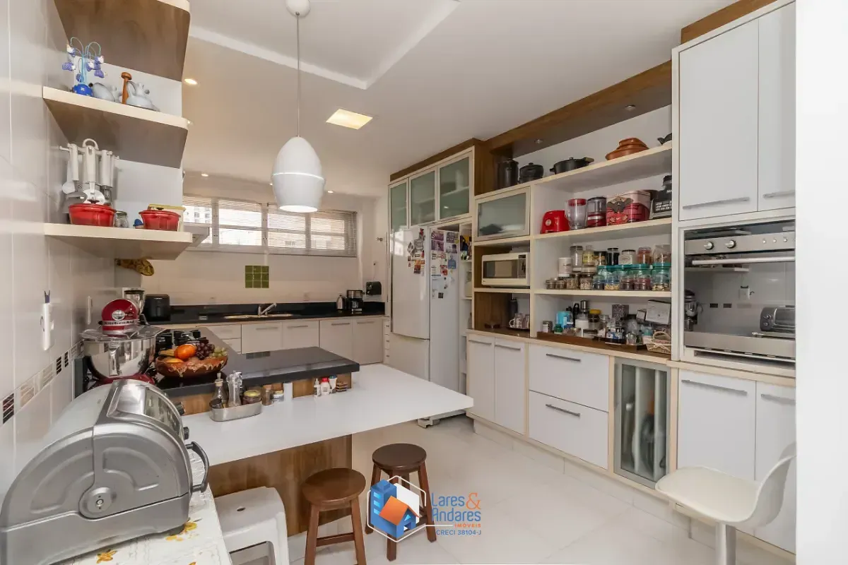 Imagem Apartamento para venda em Santa Cecília com 3 quartos, sendo 1 suíte, 210m²