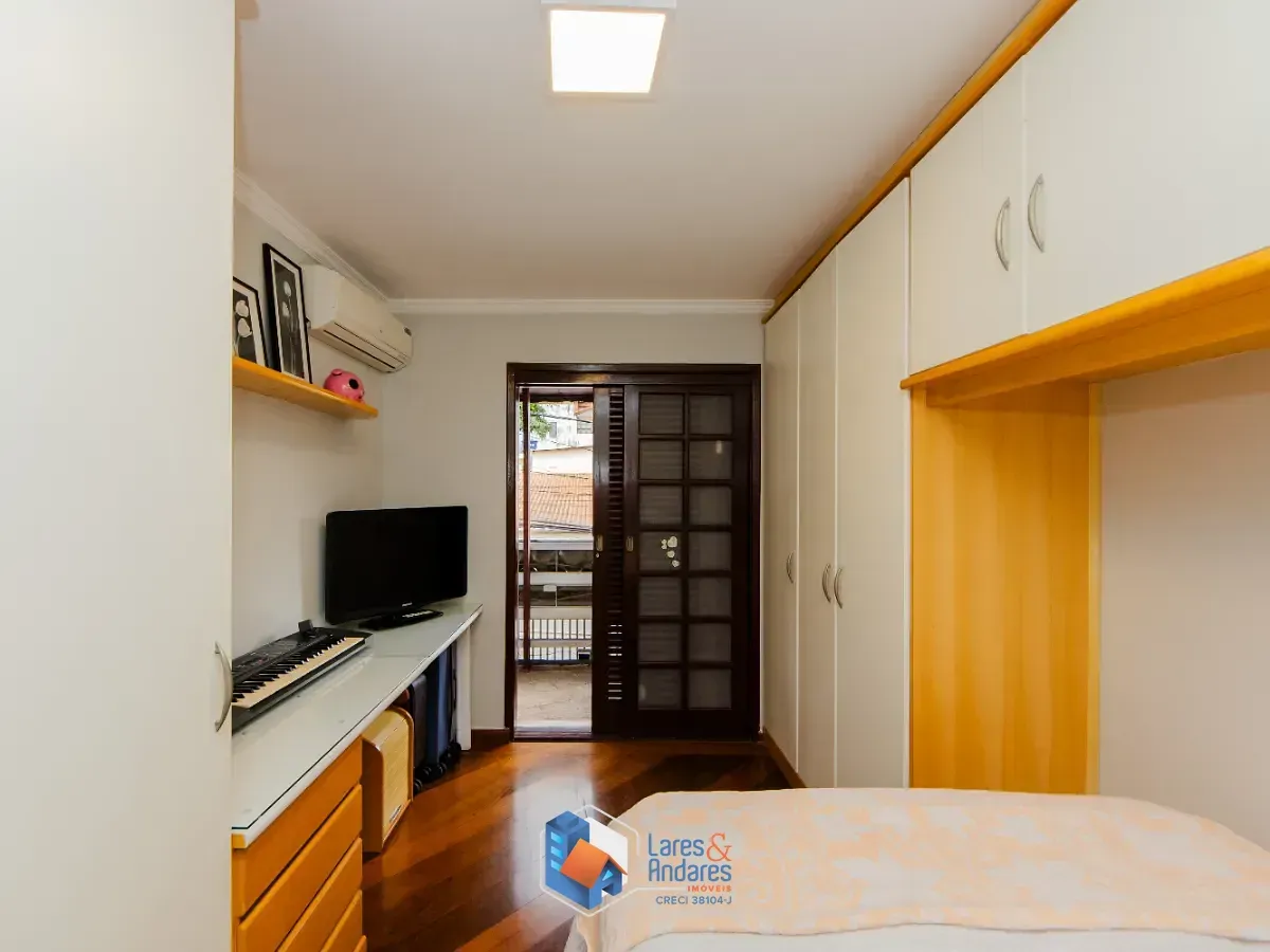 Imagem Casa para venda em Conjunto Residencial Santa Terezinha com 4 quartos, sendo 1 suíte, 192m²