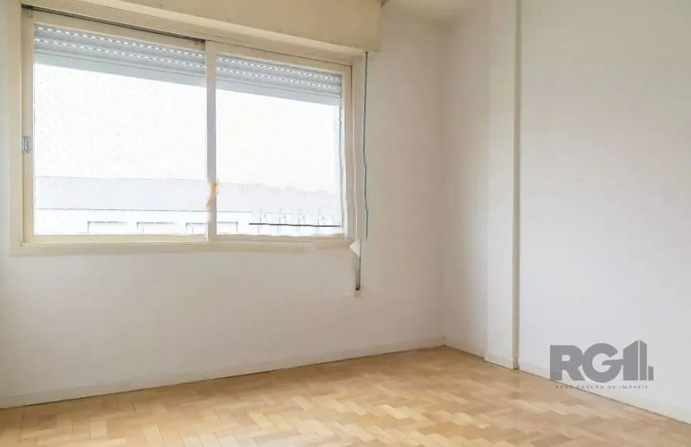 Imagem APARTAMENTO 3 DORMITÓRIOS COM GARAGEM NO BAIRRO FARROUPILHA EM PORTO ALEGRE