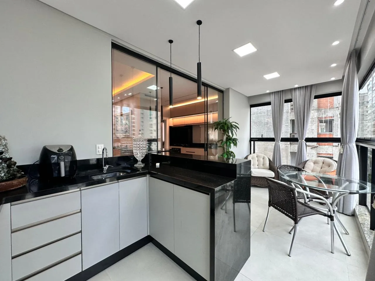 Imagem Apartamento à venda com 165m2 por R$ 2.800.000,00