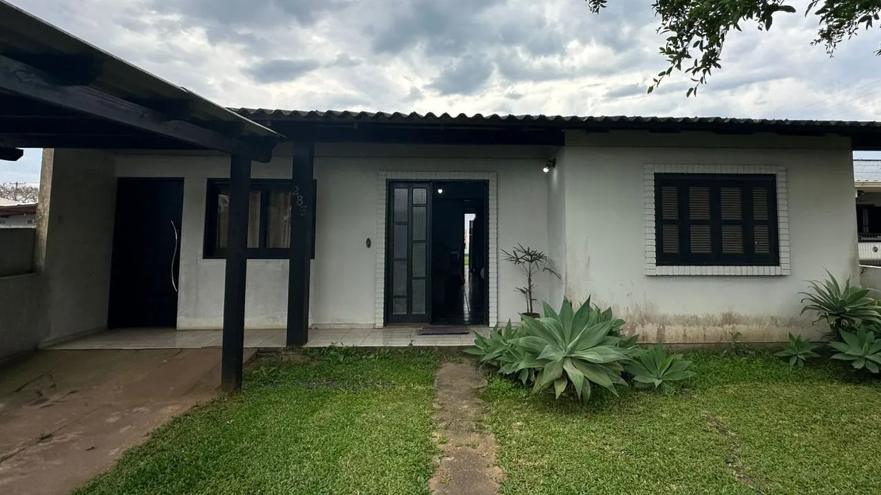 Foto do imóvel Casa à venda em Torres, com 4 quartos, 170m2 em Cabo Braga