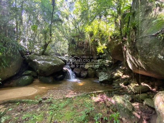 Imagem Sítio a VENDA, no Bairro Rolador, em Canelinha 10 Km, do centro. Nesse passa um ribeiro de cachoeira nos fundos da casa Tendo uma casa de 2 dormitóri