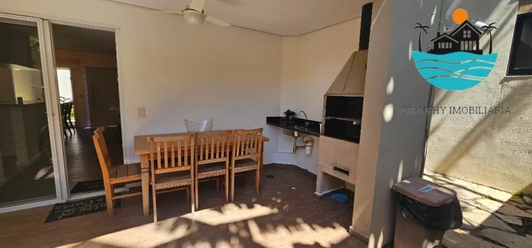 Imagem Casa a venda, aluguel anual em Juquehy, 3 suítes, piscina, churrasqueira, 2 vagas, 8 pessoas, 147m² de área construída | Juquehy Imobiliária