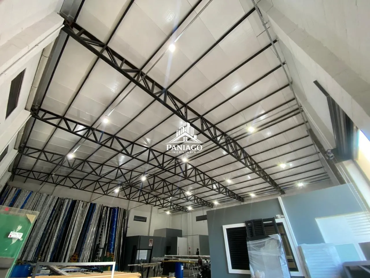 Imagem Barracão 430 m², pé direito alto, energia solar - Parque Geórgia, Cuiabá/MT