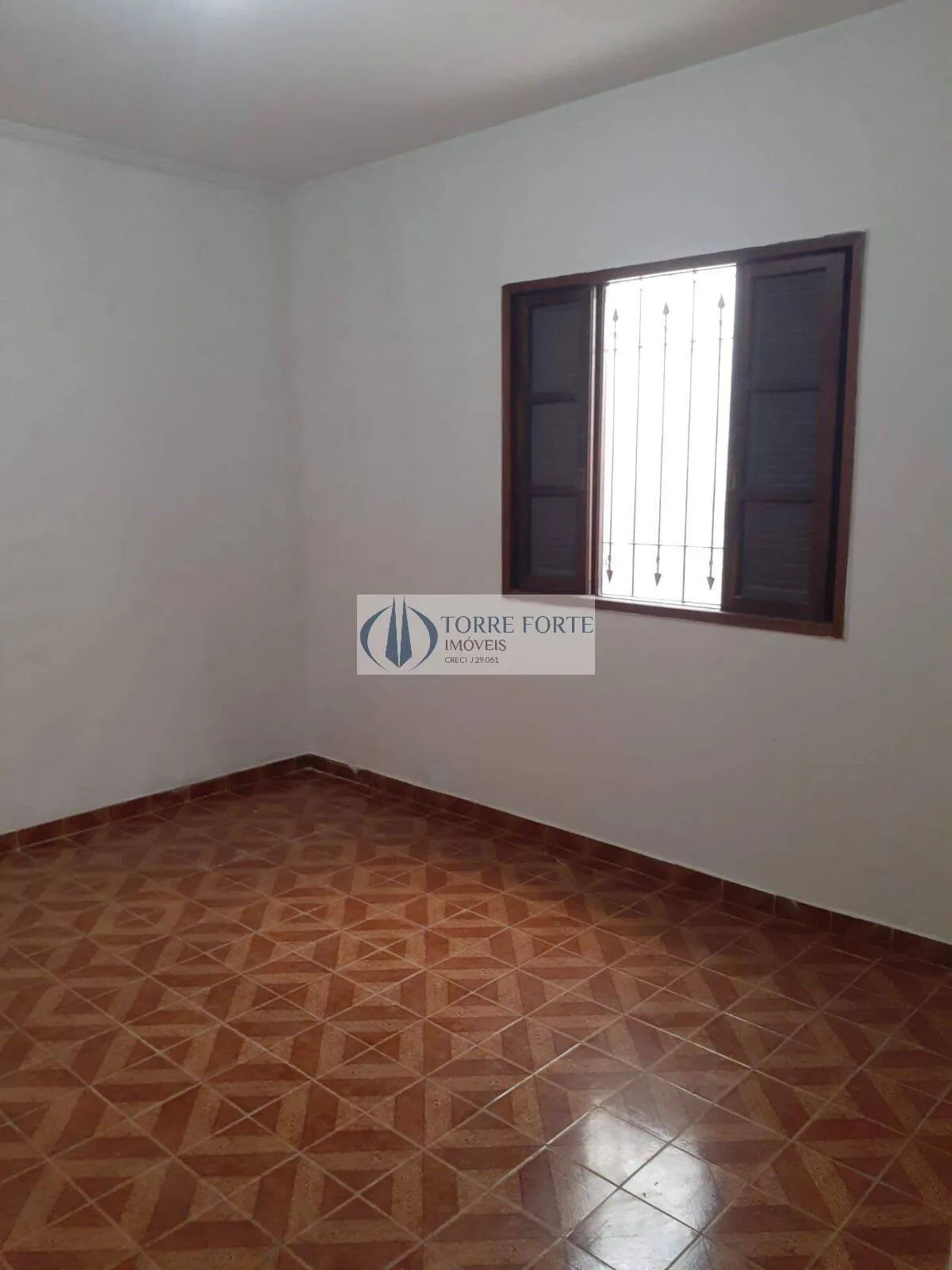 Imagem Casa Térrea, 180 m², 3 dormitórios sendo 2 suítes, Próximo AV ITINGUÇU