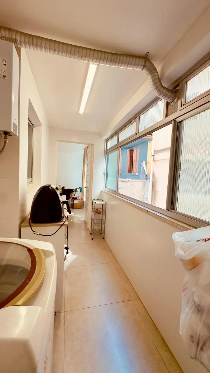 Imagem EXCELENTE APARTAMENTO À VENDA - TOTALMENTE REFORMADO E PRONTO PARA MORAR